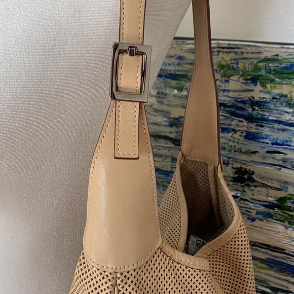 Gucci Beige Perforated Jackie Leather Shoulder Bag Used Authentic - Picture 6 of 16